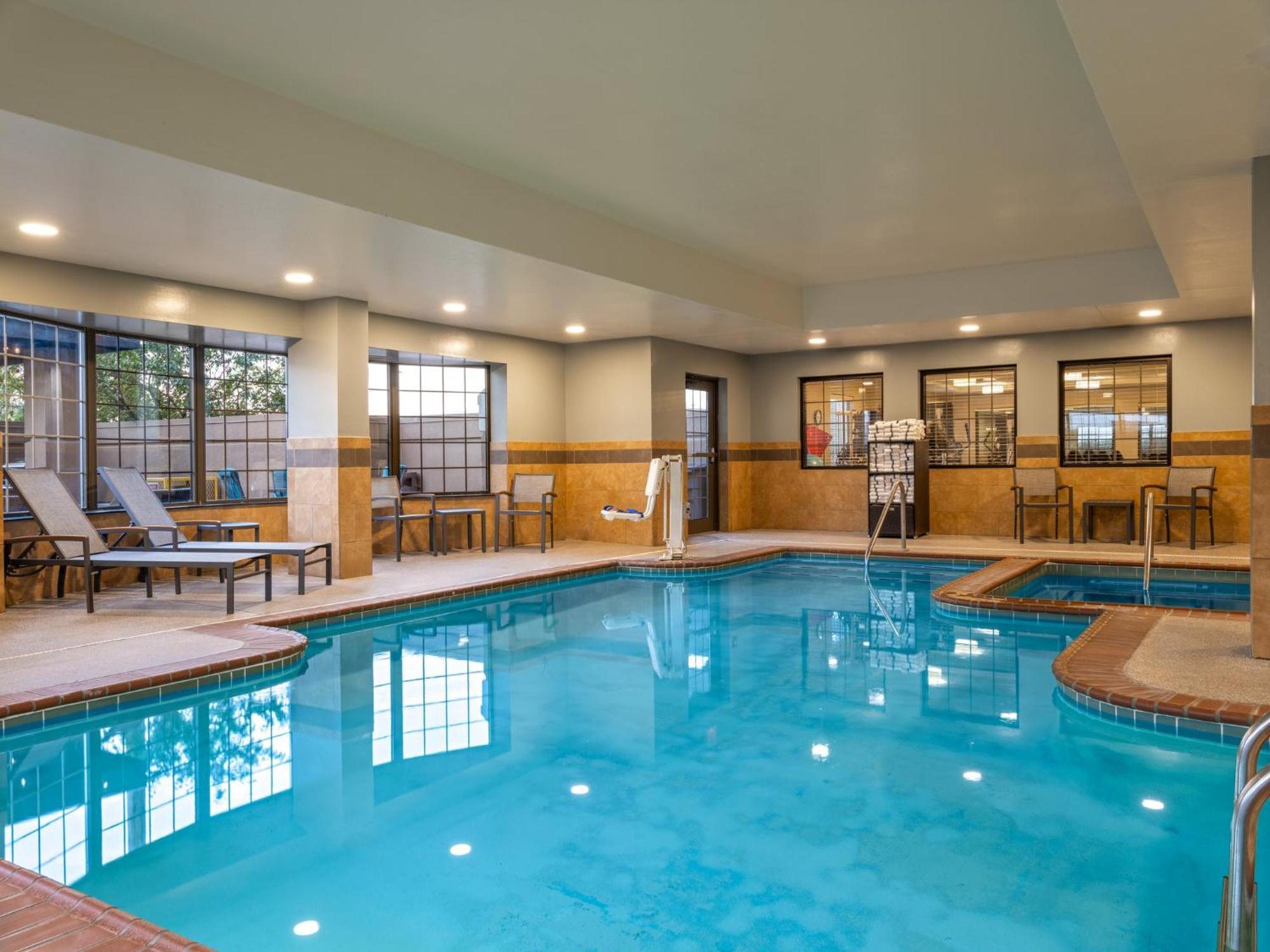 Staybridge Suites Indianapolis Downtown-Convention Center By Ihg Экстерьер фото